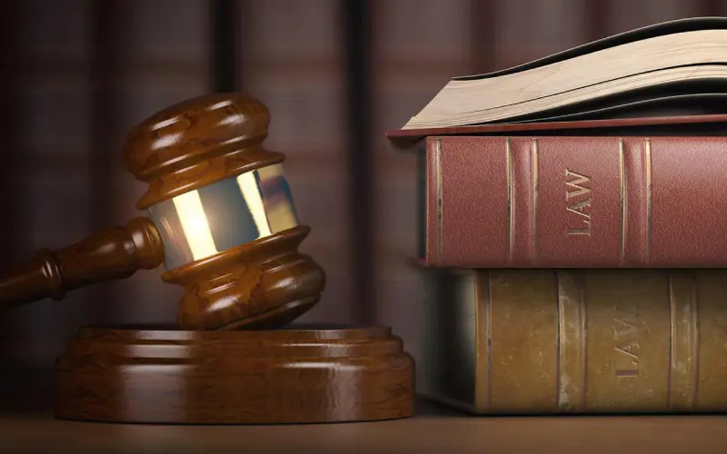 آگاهی و آموزش مستمر وکلا