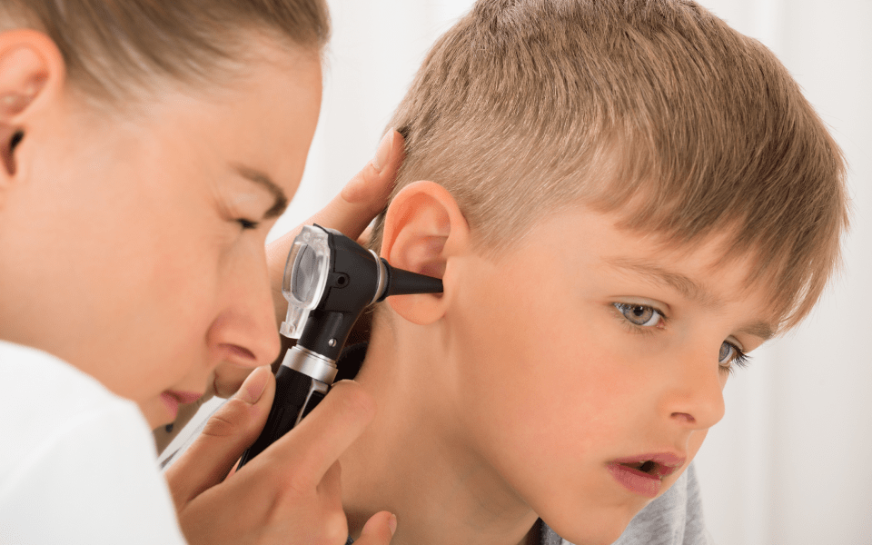 دلایل گوش درد