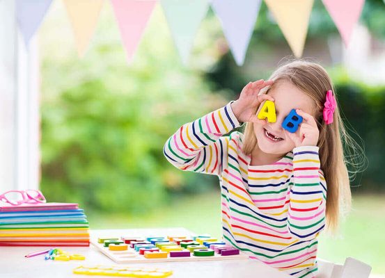 بهترین زمان یادگیری زبان در کودکان از چه سنی شروع میشه