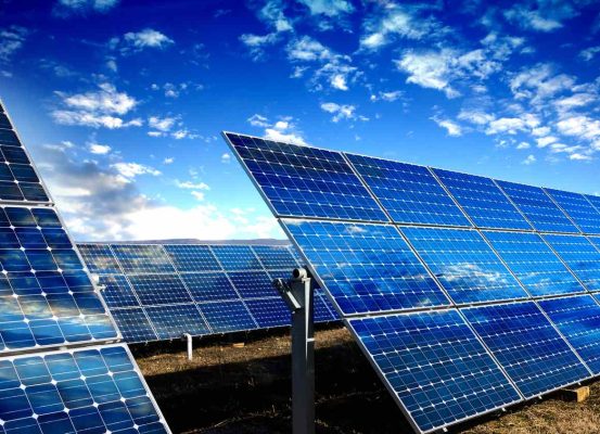 مدیریت هوشمند انرژی در خانه‌های مجهز به سیستم‌های خورشیدی