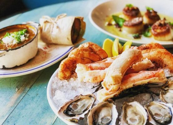 معرفی بهترین رستوران ها با منوی غذای دریایی در کیش